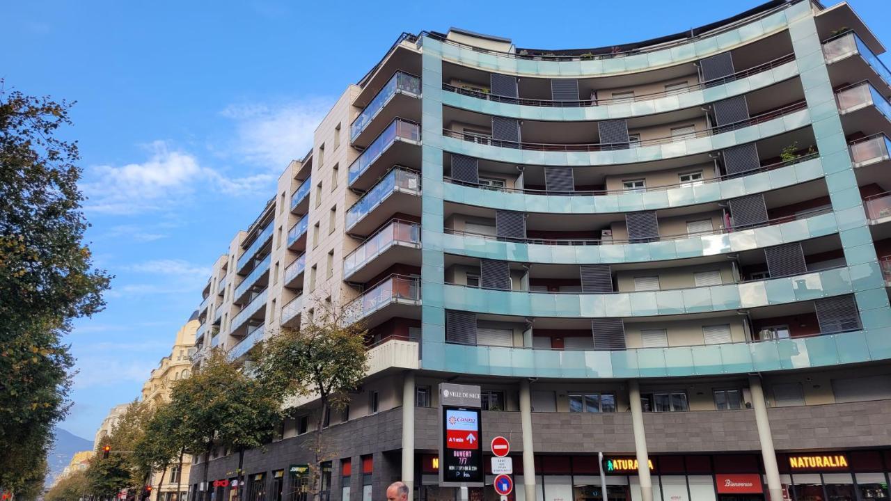 Pretty Flat, 100m Promenade In City Center Apartment