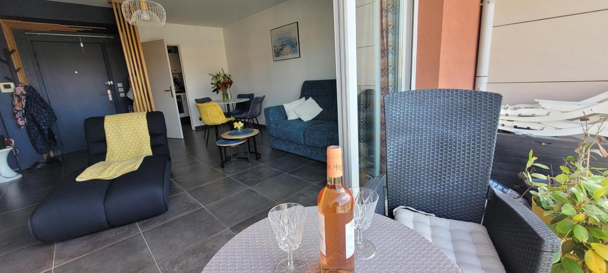 Apartment Pretty Flat, 100m Promenade In City Center